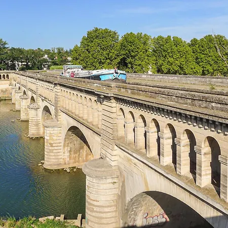 Будинок відпочинку Lovely In With Wifi Агд