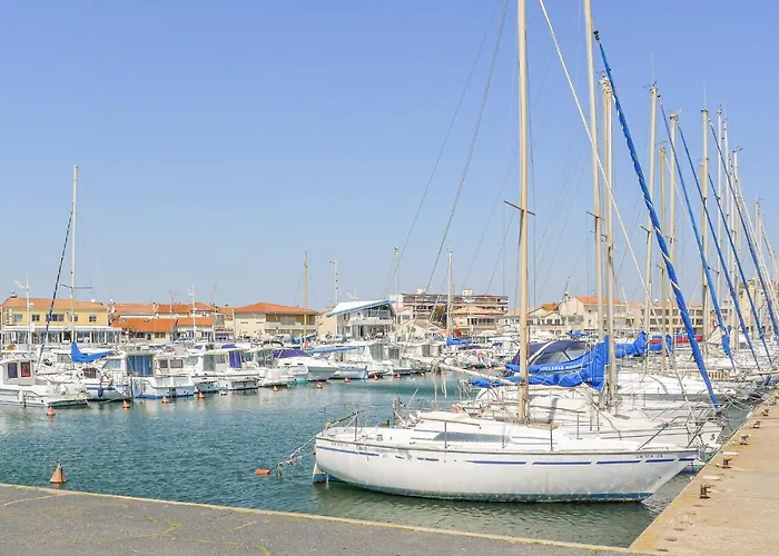 Будинок відпочинку Lovely In With Wifi