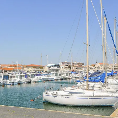 Dom wakacyjny Lovely In With Wifi