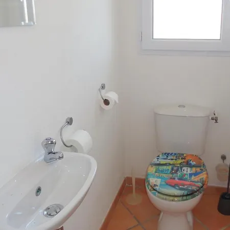 Dom wakacyjny Lovely In With Wifi *