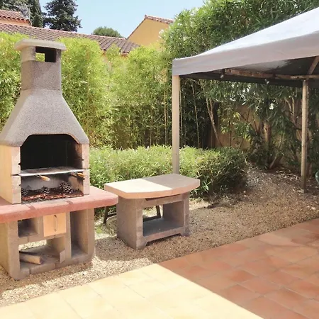 Dom wakacyjny Lovely In With Wifi